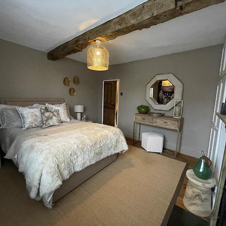Entire Georgian Luxury Home - 3 Storey- High St Henley-In-Arden -Two Bedrooms-Sleeps 4 Eksteriør billede
