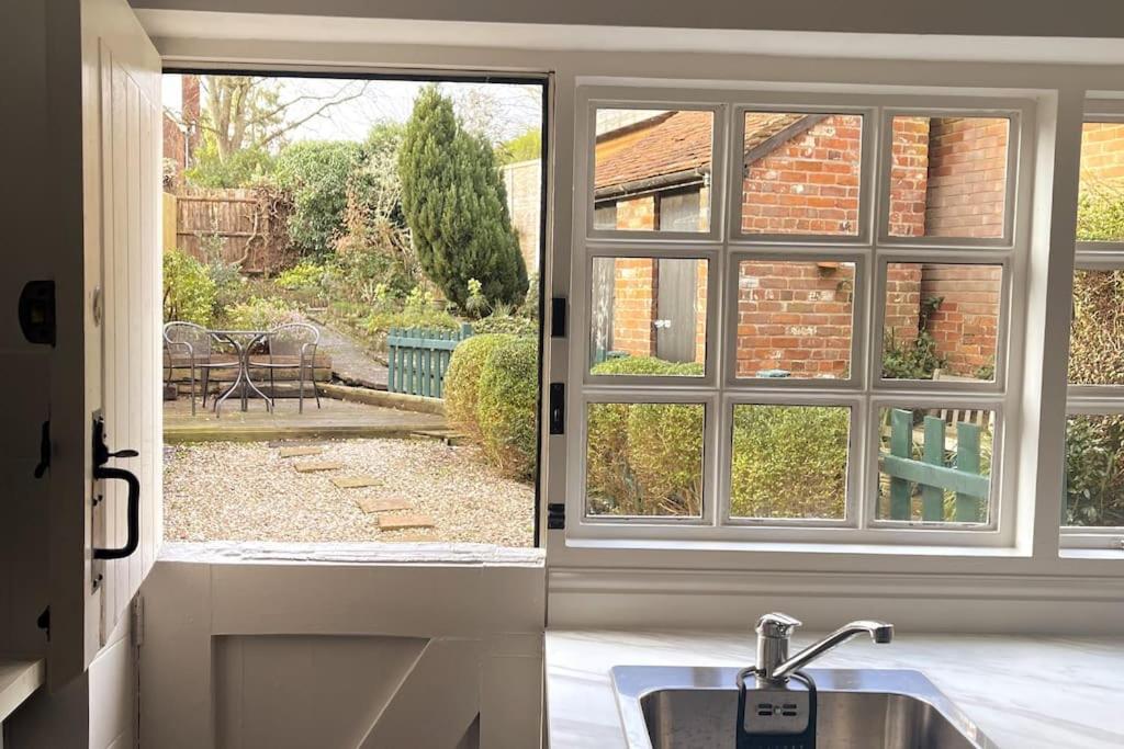 Entire Georgian Luxury Home - 3 Storey- High St Henley-In-Arden -Two Bedrooms-Sleeps 4 Eksteriør billede