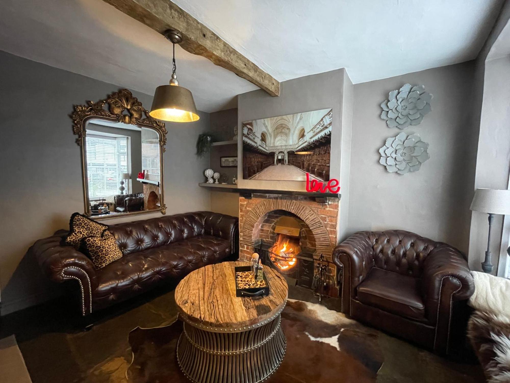 Entire Georgian Luxury Home - 3 Storey- High St Henley-In-Arden -Two Bedrooms-Sleeps 4 Eksteriør billede
