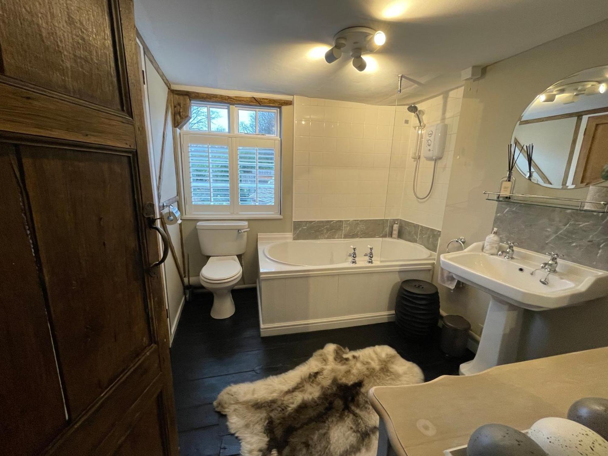 Entire Georgian Luxury Home - 3 Storey- High St Henley-In-Arden -Two Bedrooms-Sleeps 4 Eksteriør billede