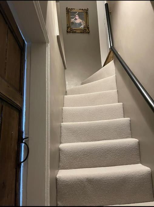 Entire Georgian Luxury Home - 3 Storey- High St Henley-In-Arden -Two Bedrooms-Sleeps 4 Eksteriør billede