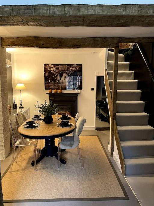 Entire Georgian Luxury Home - 3 Storey- High St Henley-In-Arden -Two Bedrooms-Sleeps 4 Eksteriør billede