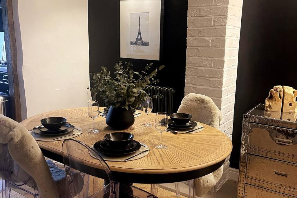 Entire Georgian Luxury Home - 3 Storey- High St Henley-In-Arden -Two Bedrooms-Sleeps 4 Eksteriør billede