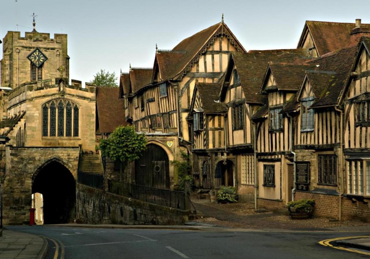 Entire Georgian Luxury Home - 3 Storey- High St Henley-In-Arden -Two Bedrooms-Sleeps 4 Eksteriør billede