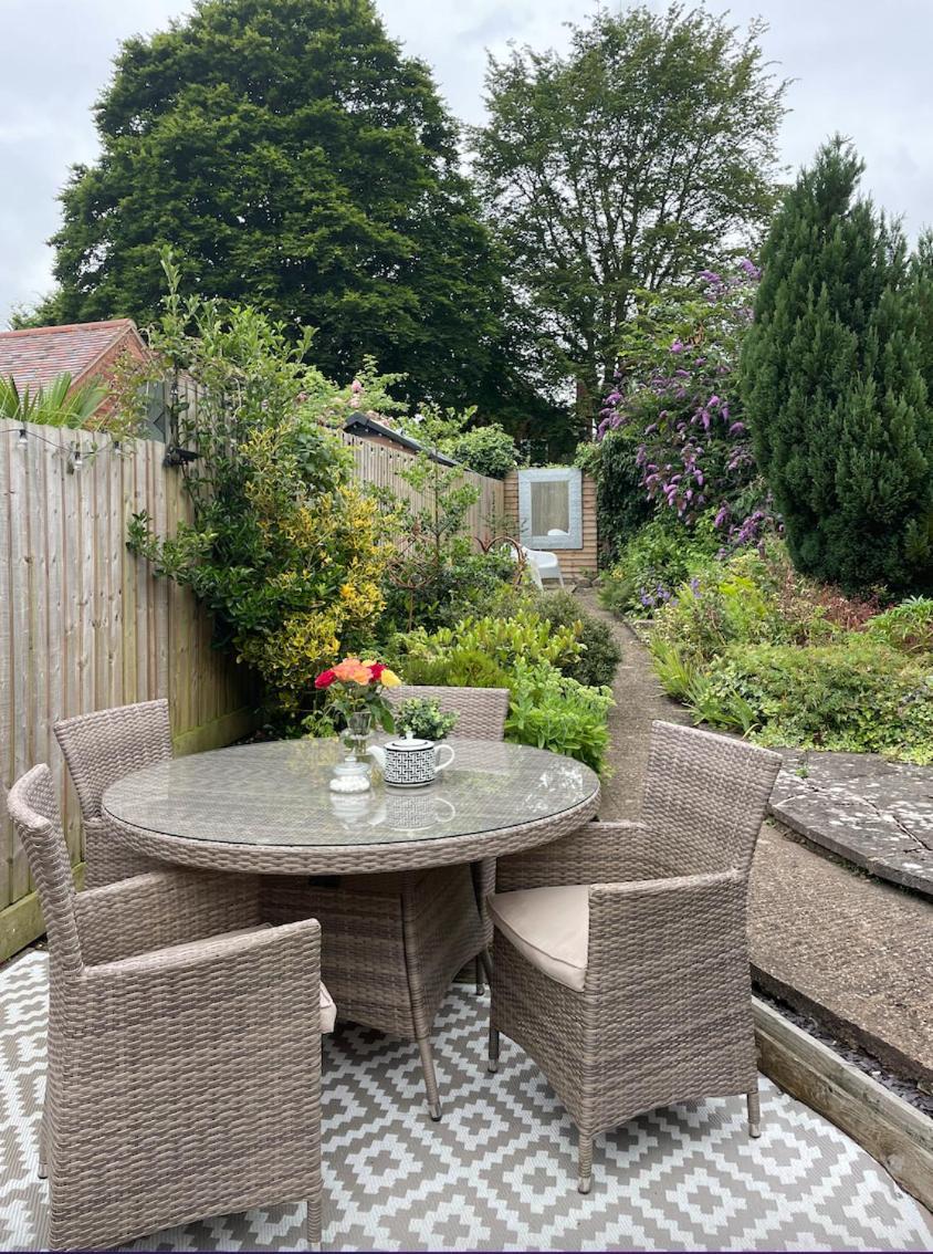 Entire Georgian Luxury Home - 3 Storey- High St Henley-In-Arden -Two Bedrooms-Sleeps 4 Eksteriør billede